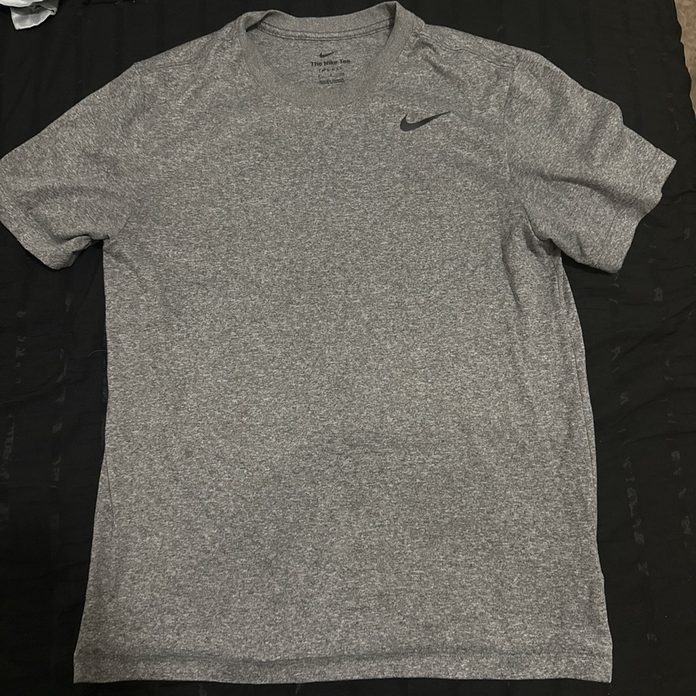 Nike Men's Heather Gray Short Sleeve Tee